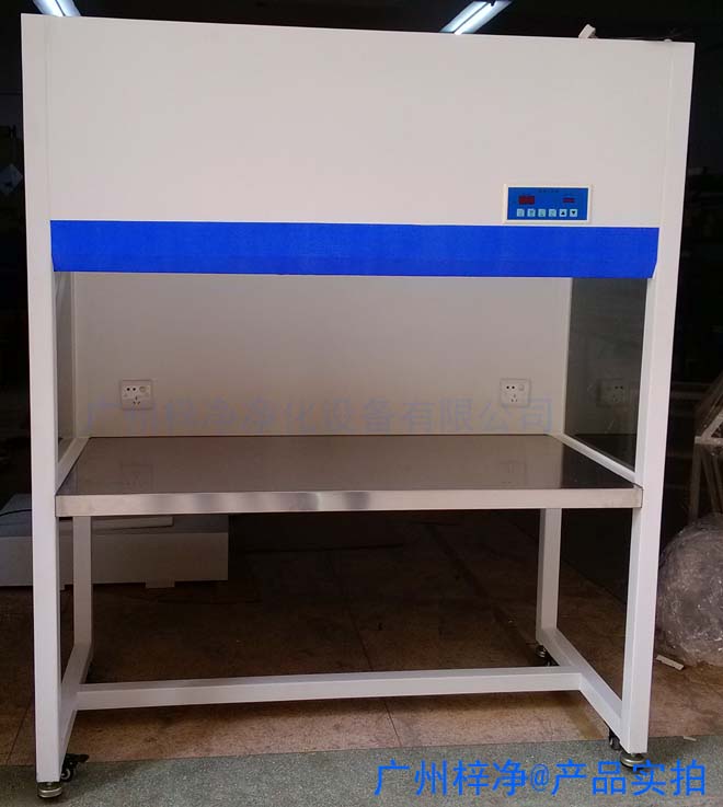 冷轧钢板烤漆洁净工作台烤漆工艺能够使钢板表面形成一层均匀、致密的涂层，提高其耐腐蚀性、耐磨性和耐候性。